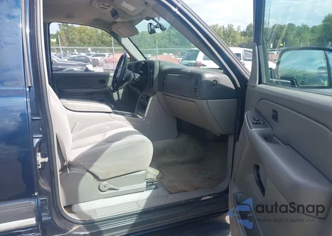 2004 Chevrolet Suburban 1500 Ls z USA, uszkodzony, nr VIN 3GNFK16T94G318641